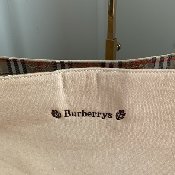 Burberry's Double Handle Large Beige Tote Shadow Horse Haymarket Check Trim GUC - Picture 2 of 13